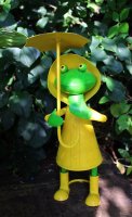 Gartenfigur Regen Frosch Schirm