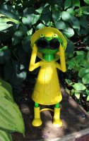 Gartenfigur Regen Frosch Fernglas