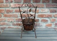 Deko Stuhl mit Blumentopf