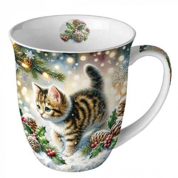 Tasse Niedliche Katze im Schnee